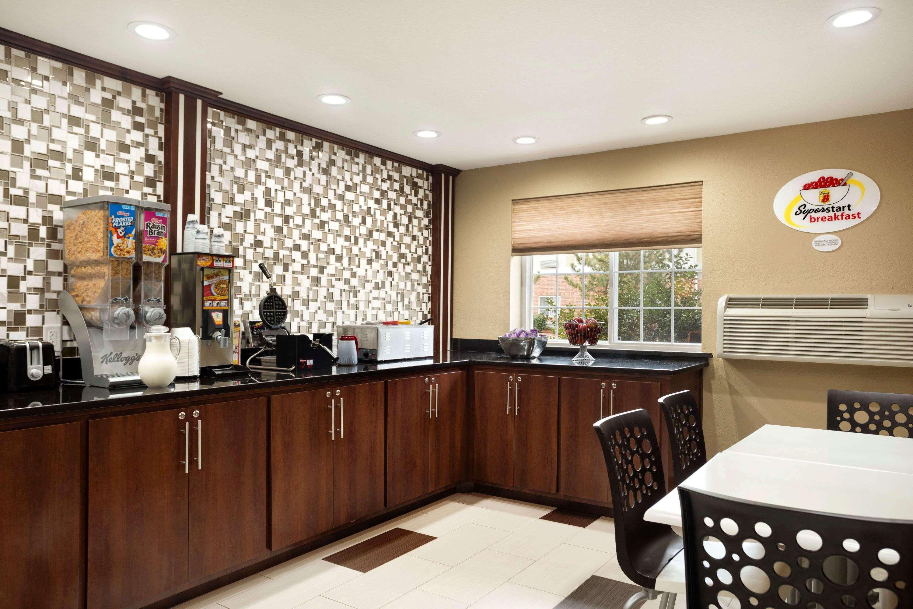 Hotel Super 8 By Wyndham Joplin Extérieur photo
